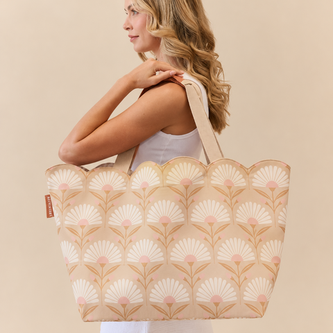 Scalloped Beach Bag- Rosebud Tan
