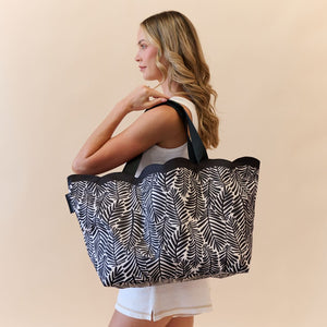 Scalloped Beach Bag- Palm Noir