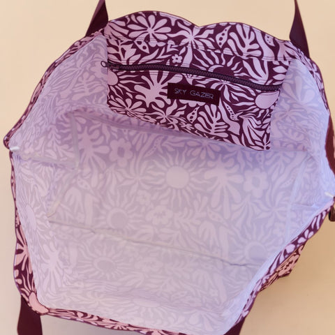 Scalloped Edge Beach Bag- Berry Sunrise