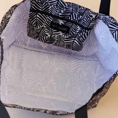 Scalloped Edge Beach Bag- Palm Noir