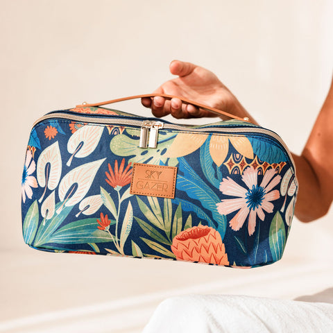 GUESS borsa trucco Make Up Case Sky celeste GUESS borsa trucco Make Up Case Sky celeste